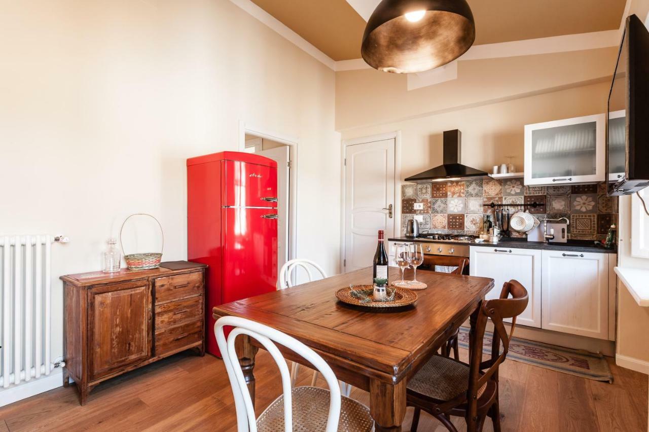 Affordable Suite With A View In The Heart Of Лукка Экстерьер фото